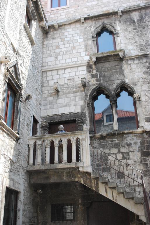 Turkish Tower Apartment Split Room photo